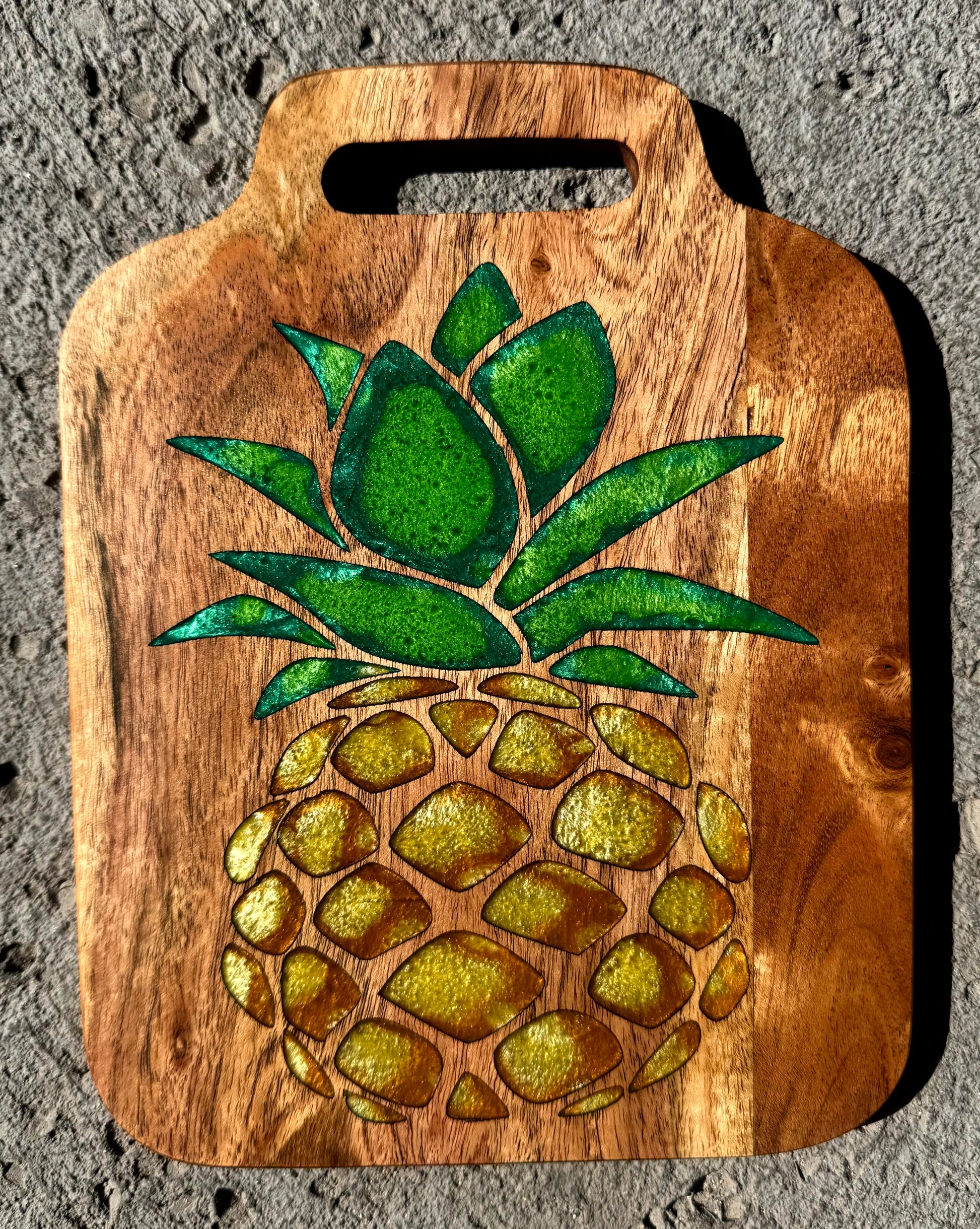 Small Pineapple Cutting Board